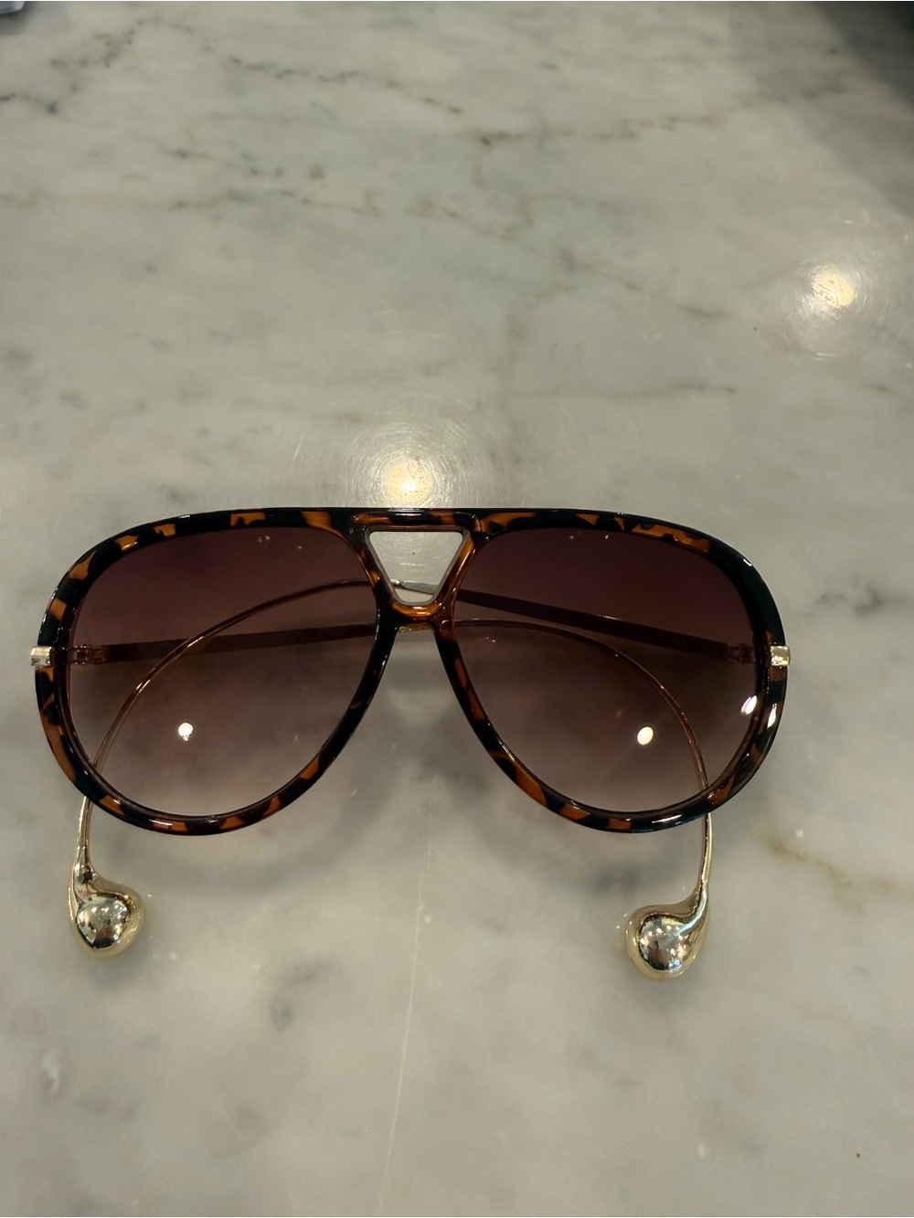 Tortoiseshell Aviator Sunglasses with Brown Gradient Lenses